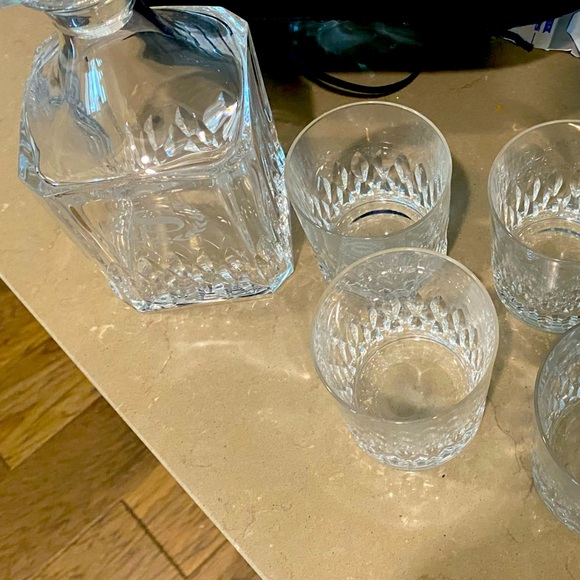 Sheraton Crystal Decanter & 4 Cocktail glasses - Picture 1 of 2